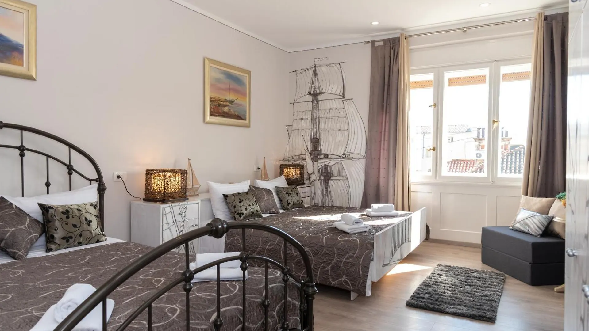 Guest house Capital Luxury Rooms Split